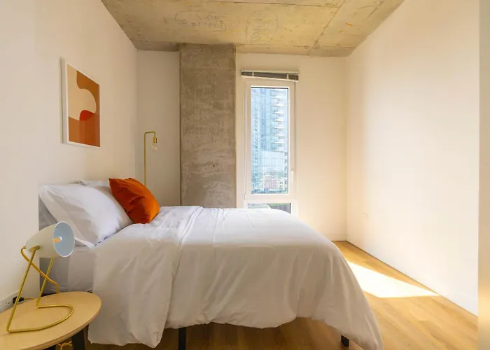 Modern 3br Near North Ave Shops Hébergement de vacances *
