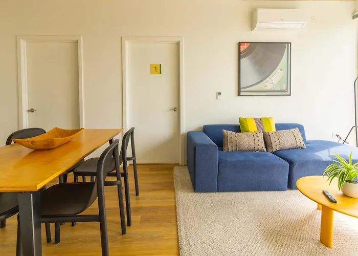 Modern 3br Near North Ave Shops *