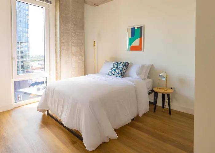 Modern 3br Near North Ave Shops